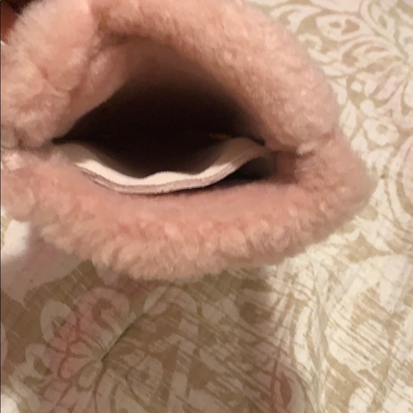Ugg pink purse - Picture 2 of 6